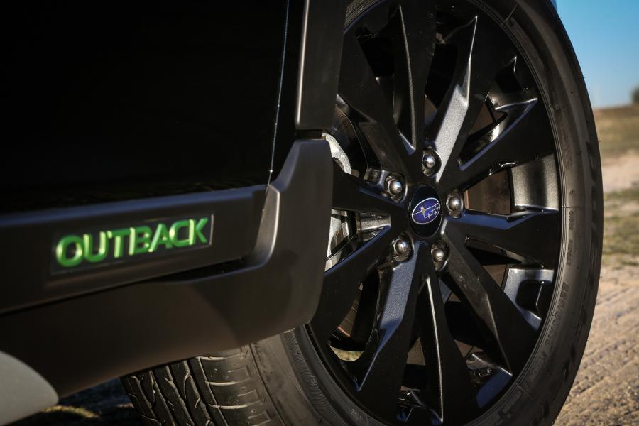 Детали экстерьера Subaru Outback Eco Bi-Fuel Black Edition 2019 года  (фото 9 из 15)